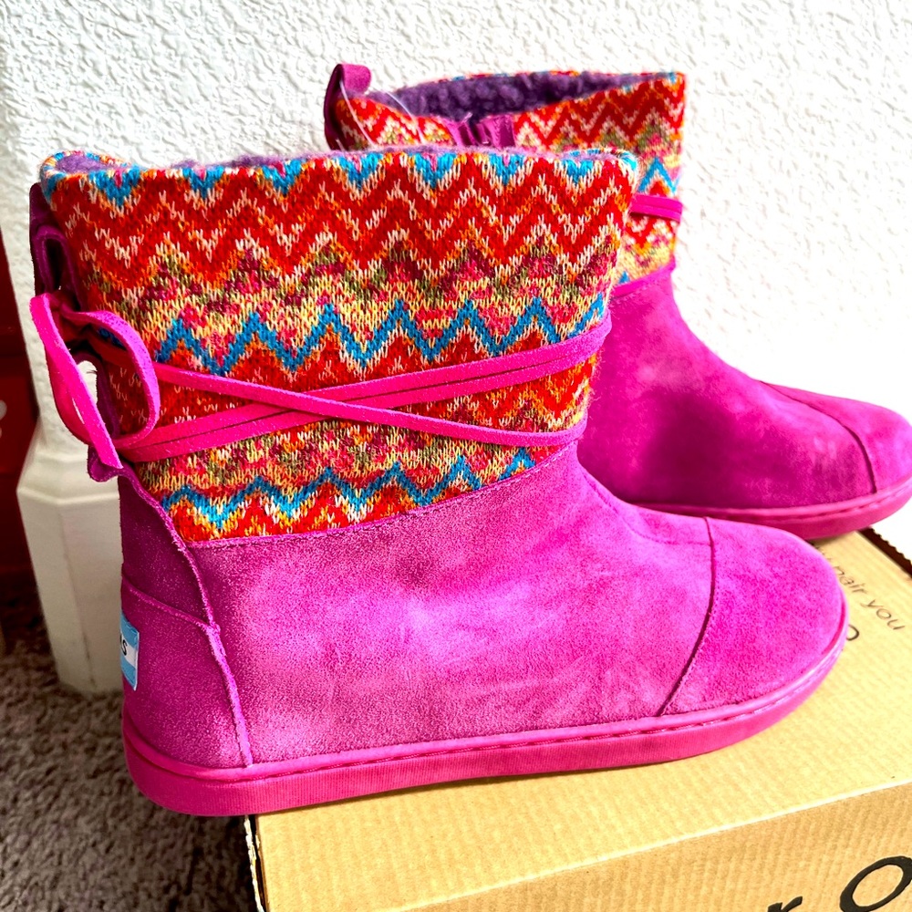 NWT Girls Toms Nepal Boots
